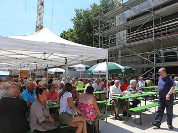 Ein Festtag für Hallstadt: Richtfest an der MarktscheuneAlle Fotos: Barbara Herbst