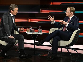 ZDF-Moderator Markus Lanz lie&szlig; am Donnerstagabend nicht locker, als es um die gebrochenen Versprechen der Bundesregierung ging.