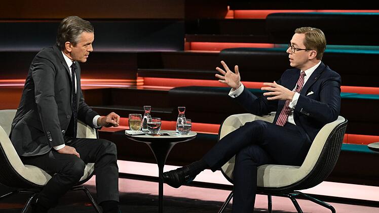 ZDF-Moderator Markus Lanz lie&szlig; am Donnerstagabend nicht locker, als es um die gebrochenen Versprechen der Bundesregierung ging.