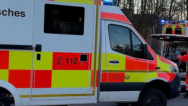 Hollfeld: Junge Frau stirbt bei schwerem Unfall auf Landstra&szlig;e