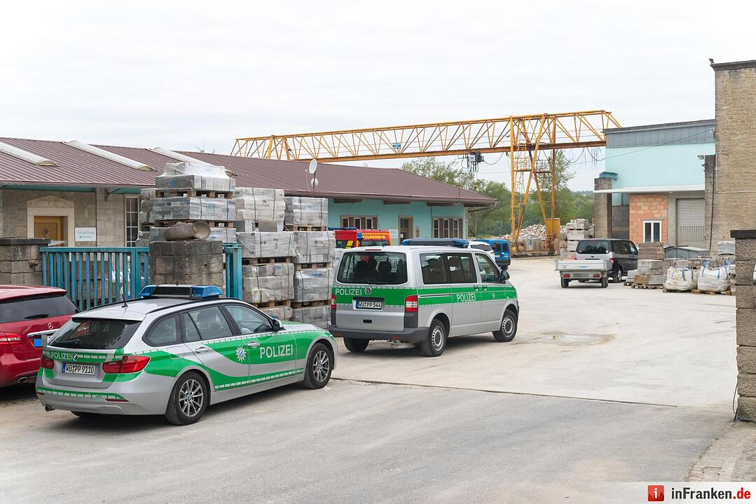 Tödlicher Unfall bei Geroldshausen: Pkw stürzt in Steinbruch