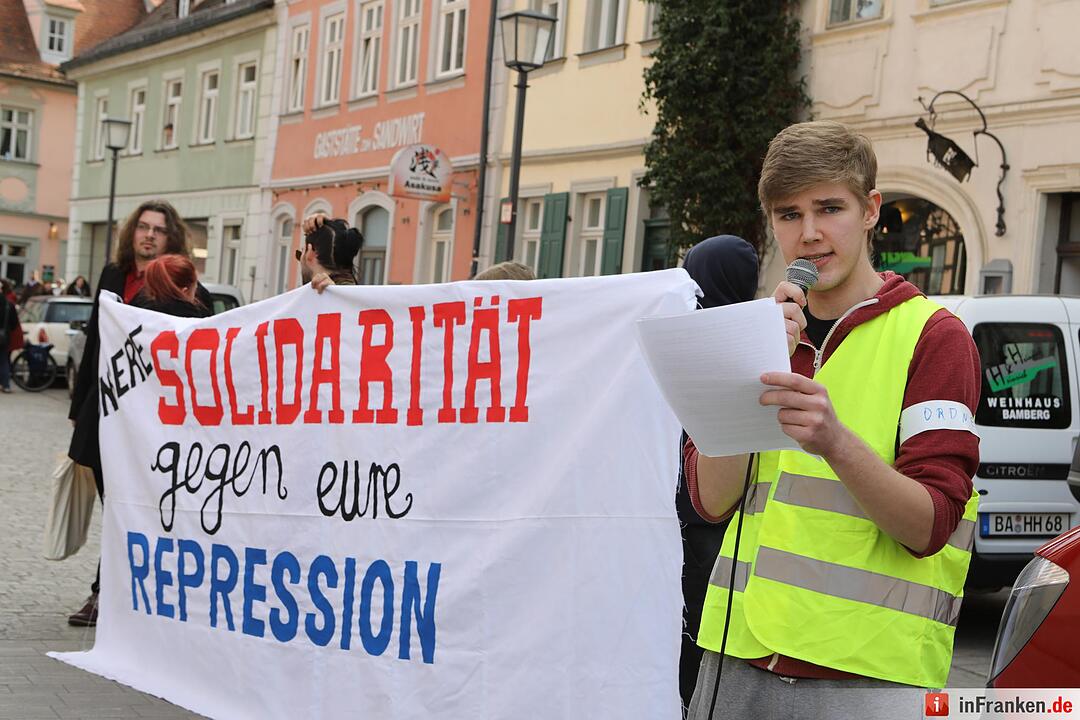 Bamberg; Demo vom Bahnhof bis zum Gefängnis der "roten Hilfe"