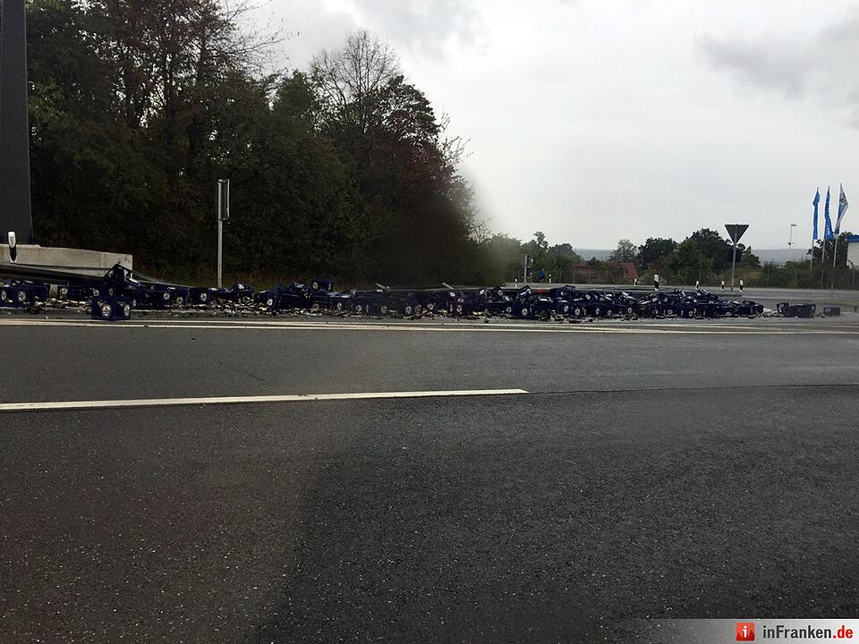 Bierlaster verliert 200 Kästen bei Kulmbach