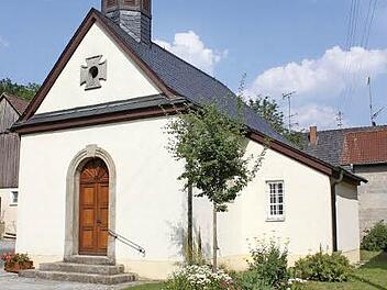 Die kleine Marienkapelle in Serkendorf steht im Mittelpunkt der Feierlichkeiten.
