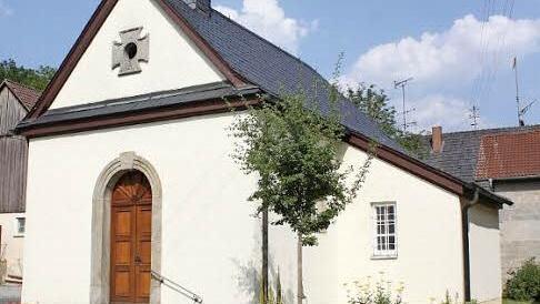 Die kleine Marienkapelle in Serkendorf steht im Mittelpunkt der Feierlichkeiten.