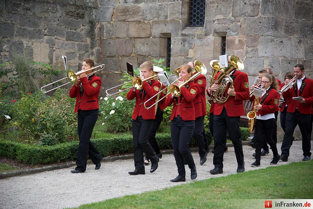 Nach einjähriger Kirchensanierung: Hannberg feiert die Wiedereröffnung der Wehrkirche der Pfarrei Geburt Mariens Hannberg