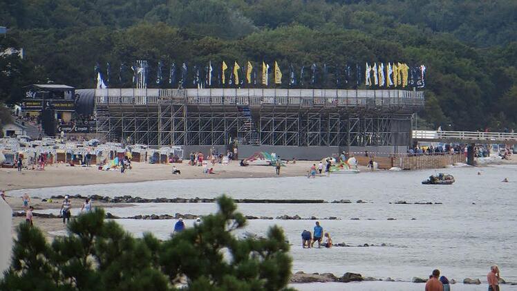 In diesem Stadion fand die Weltmeisterschaft im Beach-Volleyball statt. Für die Lebensretter aus Ebern gab es da allerhand zu sehen.