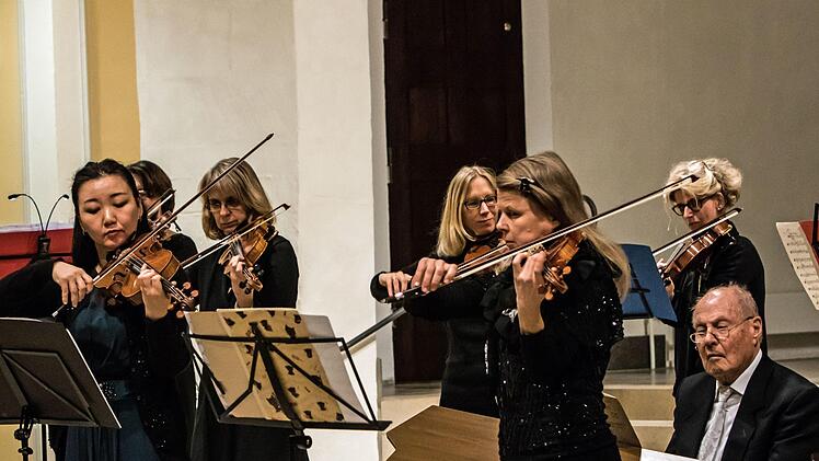 Impressionen vom Weihnachtskonzert mit dem Collegium Musicum Coburg in der MorizkircheFoto: Jochen Berger
