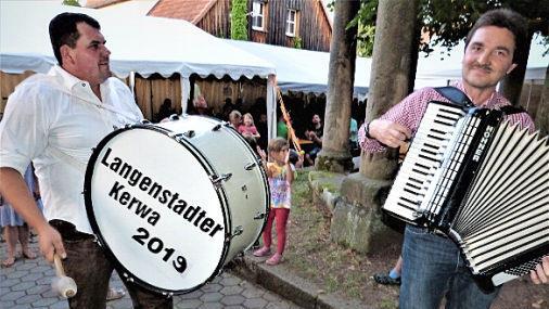 Zwei Instrumente reichen für eine zünftige Kerwamusik.