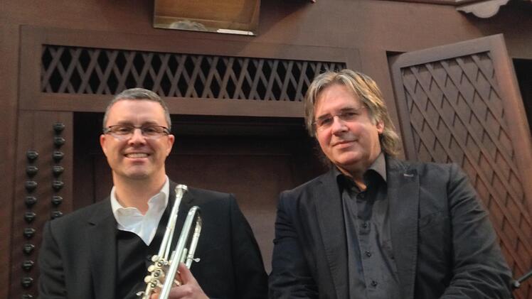 In Schönderling sind am Sonntag, 17. Juli, der Trompeter Jürgen Weyer und Festivalleiter Peter Rottmann spielen.