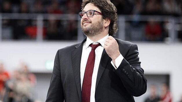 Erst nach einer fr&uuml;hen Auszeit fand die Mannschaft von Trainer Andrea Trinchieri in die Erfolgsspur. Foto: sportpress