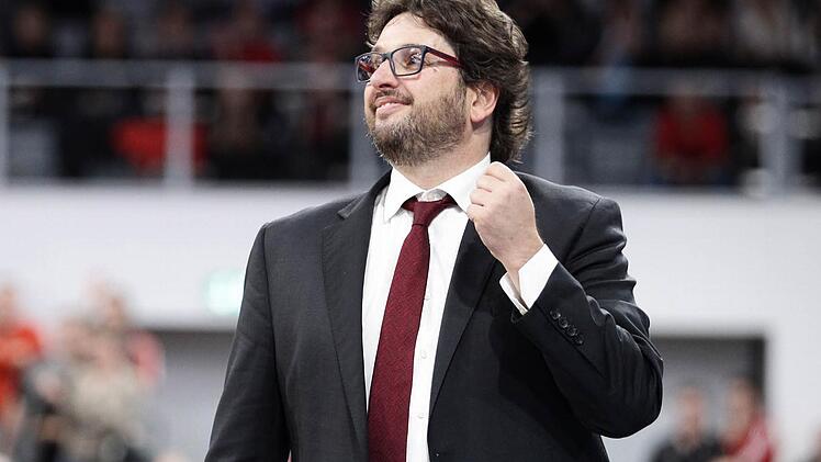 Erst nach einer frühen Auszeit fand die Mannschaft von Trainer Andrea Trinchieri in die Erfolgsspur. Foto: sportpress