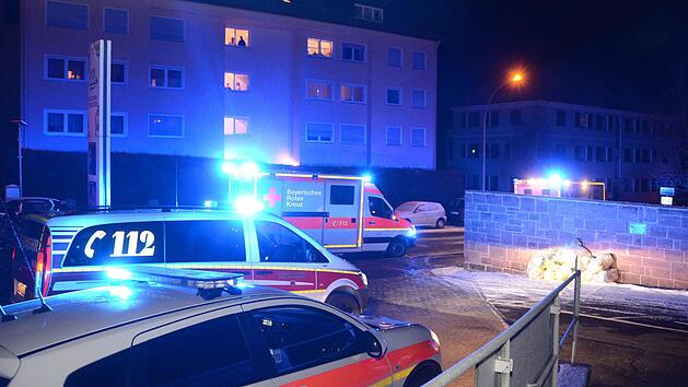 Drei Verletzte forderte ein Zimmerbrand in Bad Kissingen.  Foto: Peter Rauch