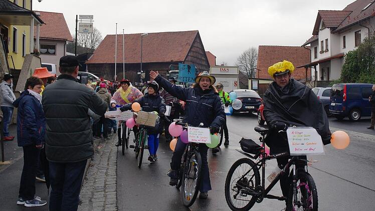Erste Etappe der Bike-Tour der Fahrradabteilung der DJK.  Foto:   Stephanie Elm