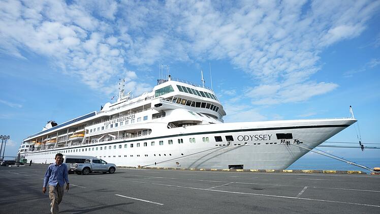 US-Kreuzfahrtschiff in Kambodscha