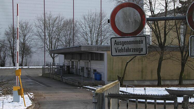 Die Kündigung der Lohnschlächter am Kulmbacher Schlachthof (Bild) war Thema in der Sitzung des Stadtrates. Foto: Alexander Hartmann