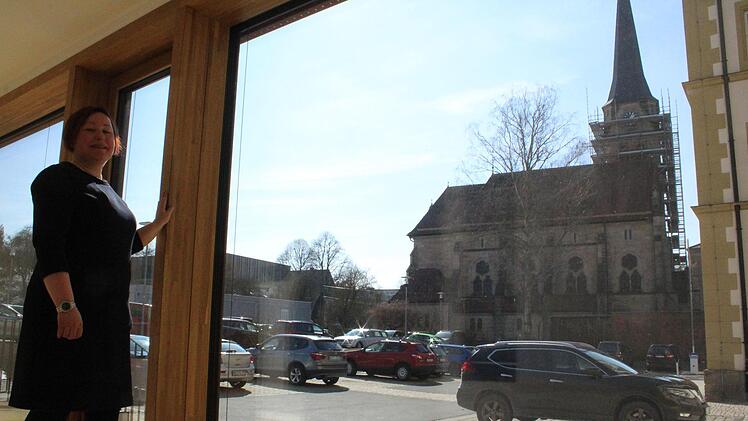 Ganz begeistert von dem neuen Holzrahmenbau zeigte sich auchGeschäftsleiterin Sigrid Lang.Foto: Markus Häggberg