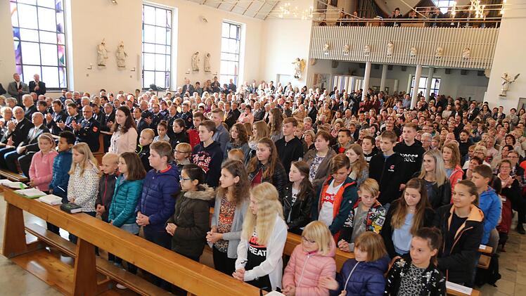 Die Minis stehen zum Gruß auf. Foto: Franz Galster