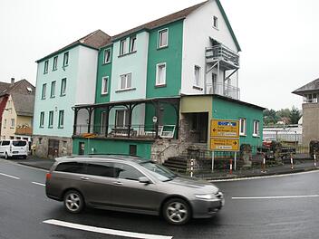 Wenn es nach dem Stadtrat geht, darf die Spielothek im Haus Löwe in das alte Gasthaus "Grüner Baum" umziehen. Foto: Steffen Standke