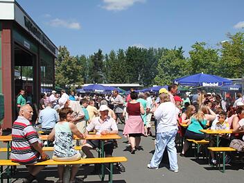Bei herrlichem Sommerwetter wurde auf dem Gelände der Werkstatt für Menschen mit Behinderung in Melkendorf gefeiert. Fotos: Sonja Adam