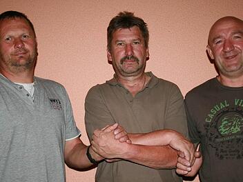 Führen zukünftig die DJK Premich: Udo Loibersbeck (von links), Gebhard Zehe und Thomas Edelmann. Auf dem Bild fehlt der vierte Vorsitzende Johannes Wehner.  Foto: Gabriele Sell