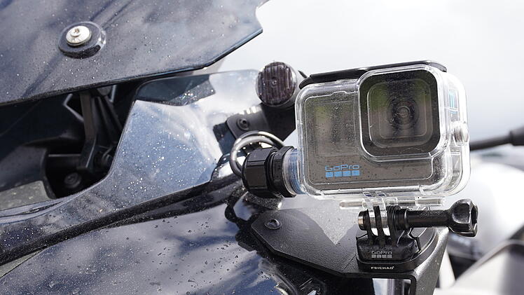 A3 bei H&ouml;sbach: Motorrad f&auml;hrt doppelt so schnell wie erlaubt