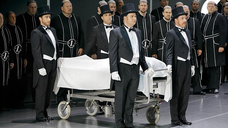3. Akt: Wilhelm Van der Heyden (2. Edler), Rainer Zaun (3. Edler), Stefan Heibach (1. Edler), Christian Tschelebiew (4. Edler). Foto: Bayreuther Festspiele / Enrico Nawrath