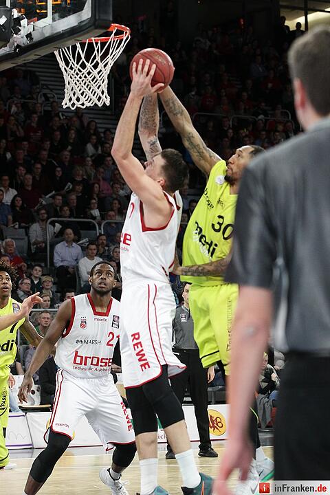 Brose Baskets vs Medi Bayreuth