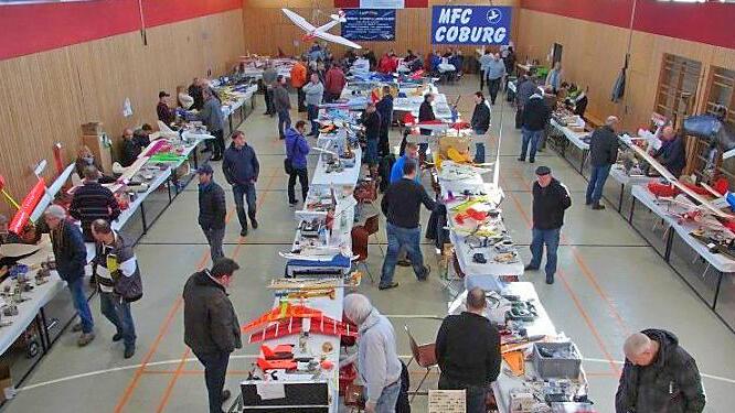 Die Turnhalle in Scheuerfeld ist am Samstag wieder Treffpunkt f&uuml;r Modellflieger.