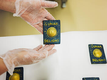 Rakete fliegt fränkisches Marzipan zum Mond - "einzigartiges Projekt"