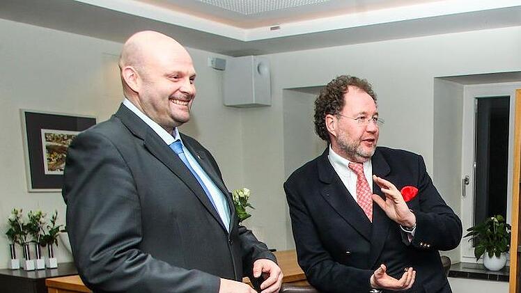 Carlo Knauf (rechts) und der Präsident von Wacker Nordhausen, Nico Kleofas .