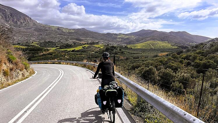Mit dem Fahrrad Europa erkunden. Wir zeigen dir 4 der schönsten Rad-Touren in Europa, die sich perfekt mit einer An- und Abreise mit dem Zug verbinden lassen.