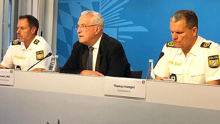 Brand in München - Pressekonferenz zu Großeinsatz von Polizei