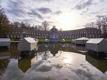 Neues Schloss in der Eremitage in Bayreuth im Herbst oder Winter
