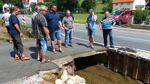 Bei der "rollenden Sitzung" schaute der Gemeinderat auch den Baufortschritt zwischen Forchheimer Straße und Weilersbach an. Pauline Lindner