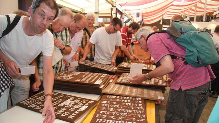 Großer Andrang bei der Zinnfigurenbörse im Bierstadel. Foto: Sonja Adam