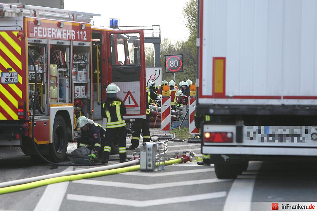 Schwerer Lkw-Unfall auf A6 bei Nürnberg