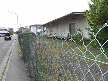 Die Post will weiterhin mit ihrem neuen Zustellstützpunkt auf das frühere Häßler-Grundstück in der E.-C.-Baumann-Straße 2b umziehen. Foto: Stephan Tiroch