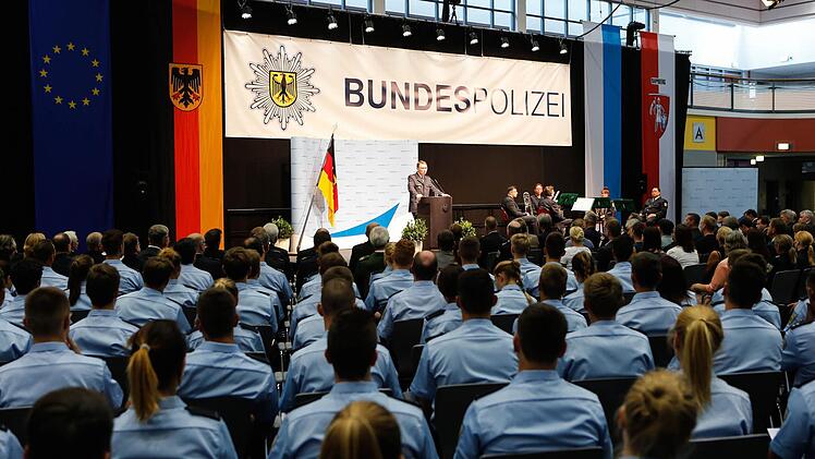 Hunderte Anwärterinnen und Anwärter wohnten dem Festakt bei.Foto: Matthias Hoch