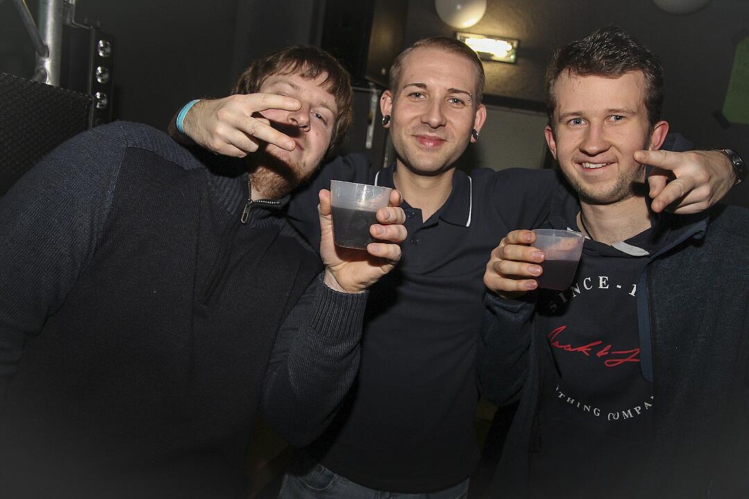 Die Partyband "Power" heizte ordentlich ein.