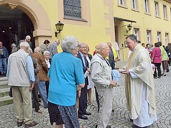 Viele Kronacher wollten Werner Pieper persönlich gratulieren.  Foto: Karl-Heinz Hofmann