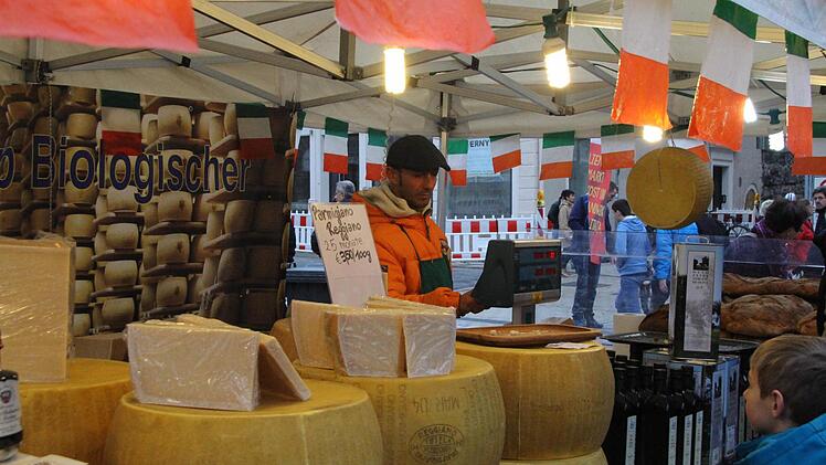 Italienische Feinkost am Albertsplatz.