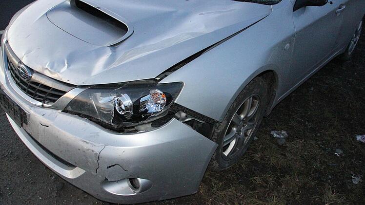 Der Radfahrer wurde vom Auto erfasst...  Foto: Friedwald Schedel