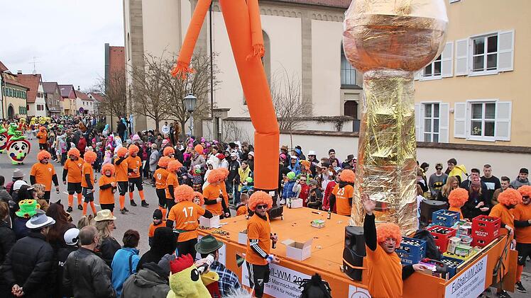 Der FC Poppenlauer h&auml;lt nat&uuml;rlich mit. Foto: Thomas Malz