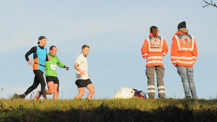 Zum Rundum-Paket beim anspruchsvollen Fuschter Silvesterlauf gehört auch die medizinische Betreuung der Sportler. Fotos: ssp
