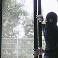 Zu zwei Einbrüchen sucht die Polizei derzeit Zeugen und Hinweise. Im Visier der Einbrecher waren jeweils Wohnhäuser in Hischaid und Neunkirchen am Brand. Symbolfoto: beeboys  / Adobe Stock