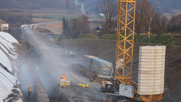 Die Trasse ist am Schnittpunkt mit der Alten Pressecker Straße schon gut zu erkennen.