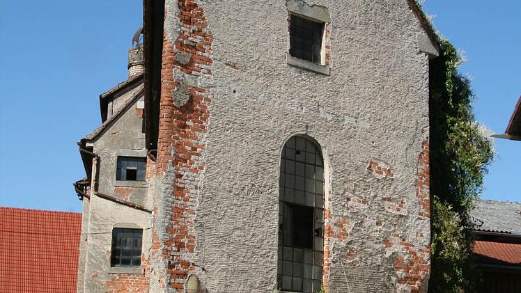 So präsentierte sich die ehemalige Brauerei Zeck in Untersteinbach nach über 60 Jahren Leerstand vor dem Umbau. Foto: Sabine Weinbeer