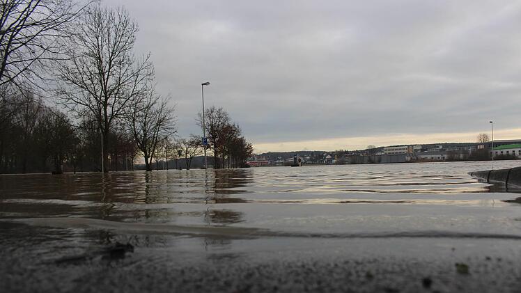 Hochwasser im Aischgrund.  Foto: Yannick Hupfer