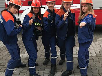 Annika, Nicola, Felix, Nicola und Theresa wollen dem Gegner zeigen, wo der Hammer hängt. "Wir überraschen mit unkonventionellem Methoden", sind sich die Fünf einig.  Foto: Michael Busch